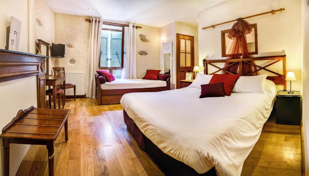 Hotel Les Remparts Mirepoix  Quarto foto