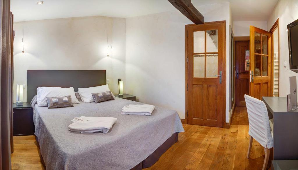 Hotel Les Remparts Mirepoix  Quarto foto